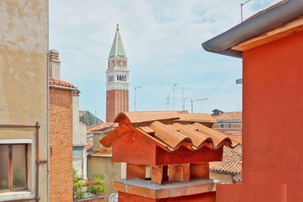 On The Roofs To Piazza San Marco - Venezia